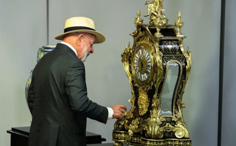 Obras depredadas no 8 de janeiro voltam ao acervo do Palácio do Planalto