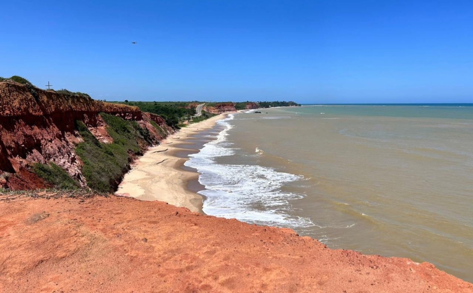 Praias, lagoas e diversão no verão de Marataízes
