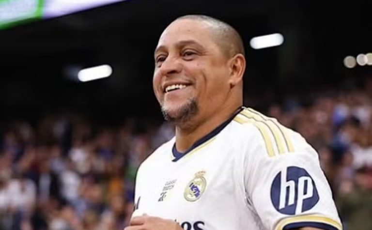 Roberto Carlos nega estar morando no CT do Real Madrid e pode processar TV
