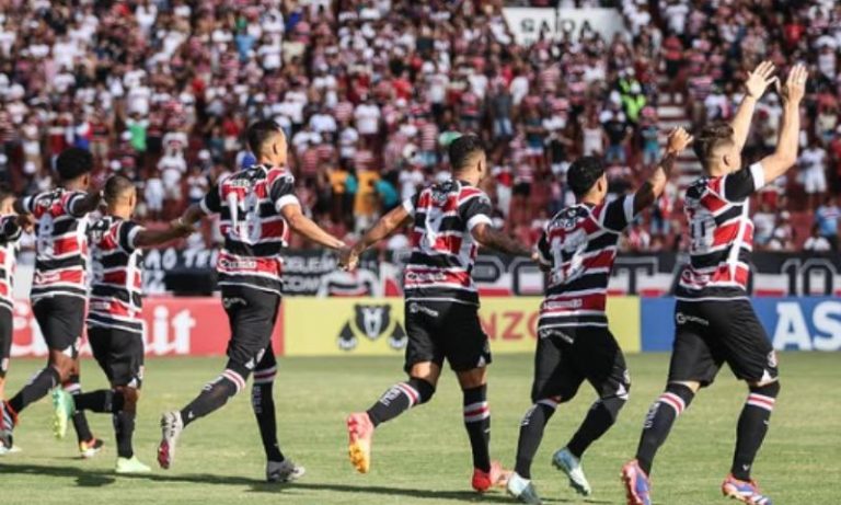 Santa Cruz domina as arquibancadas e deixa rivais no chinelo