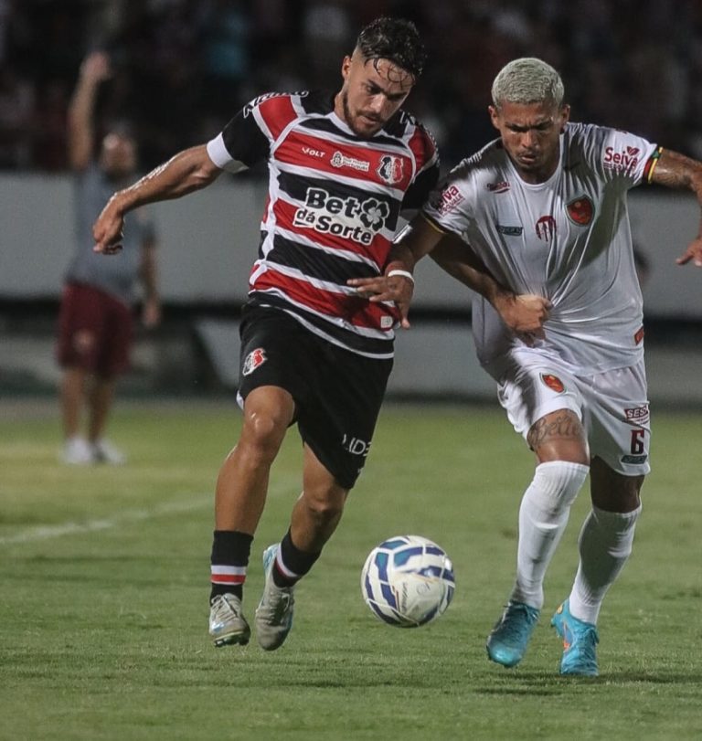 Santa Cruz faz jogo tranquilo e vence o Petrolina no Arruda