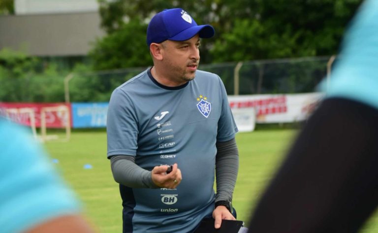 Técnico do Vitória avalia pré-temporada
