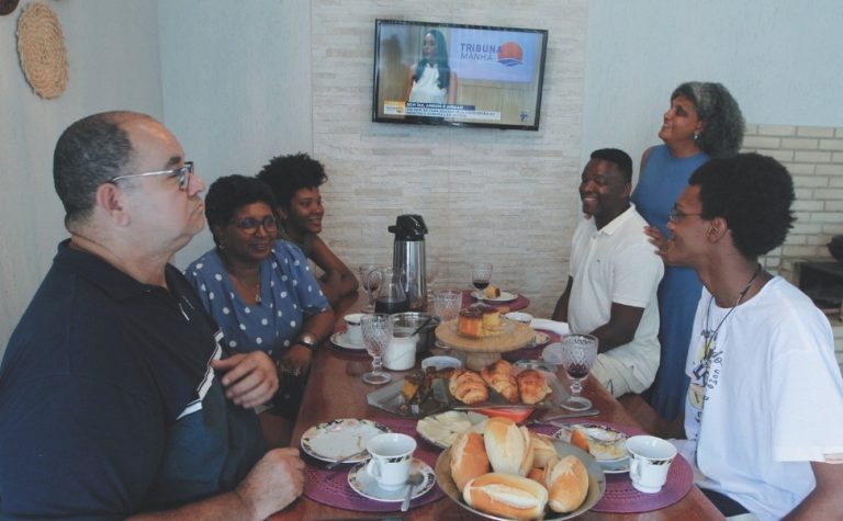 Tribuna Manhã: uma companhia para o seu café na TV Tribuna/Band