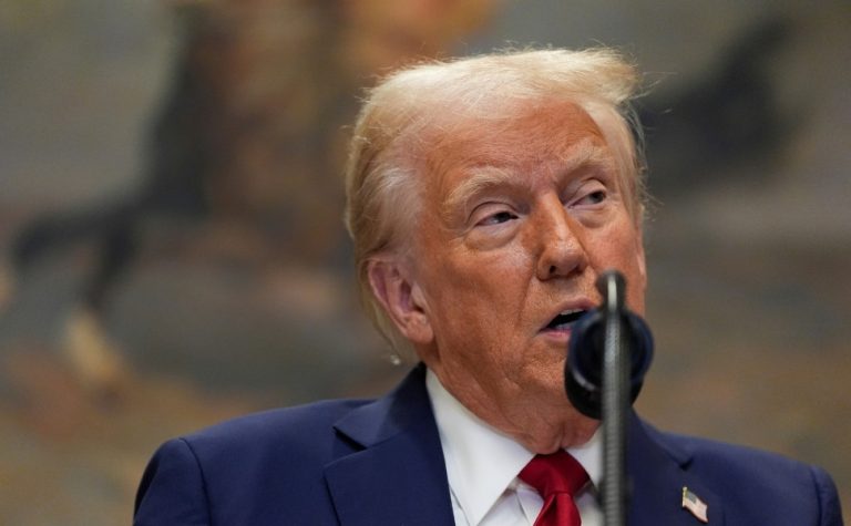 Trump autoriza prisões de imigrantes em escolas, hospitais e igrejas