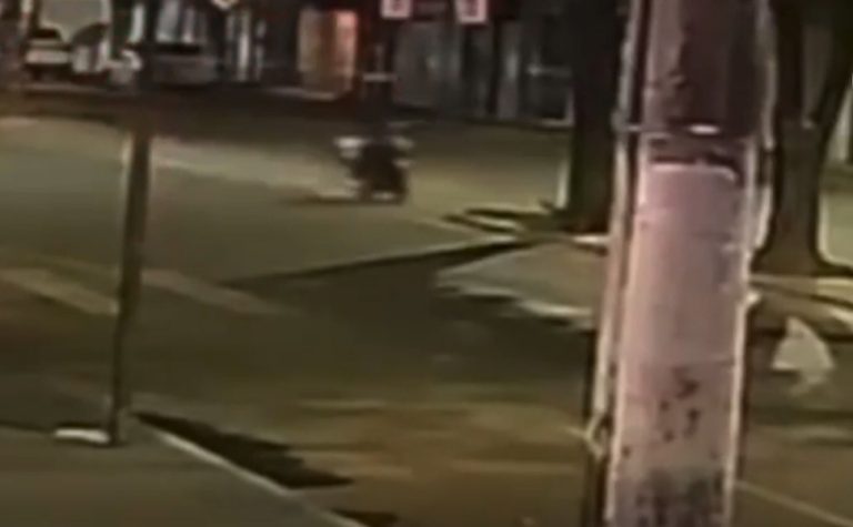 VÍDEO | Motociclista morre após bater em árvore no Norte do ES