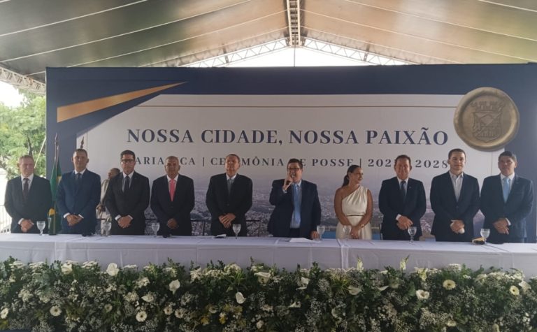 “Vamos nos esforçar para fazer mais”, diz Euclério ao tomar posse para 2º mandato