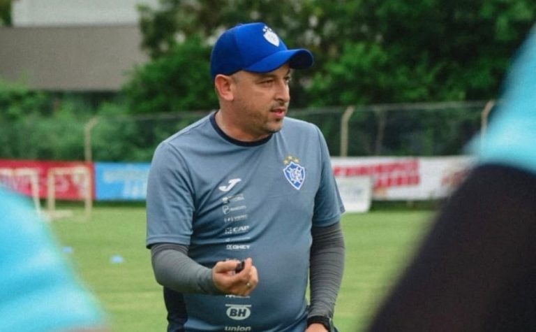 Vitória recebe o Porto no Salvador Costa em busca do primeiro triunfo