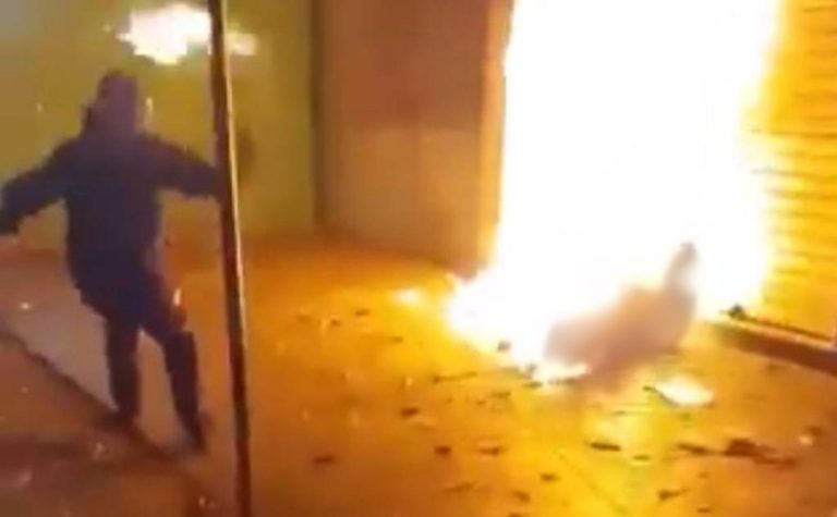Adolescente é suspeito de de incendiar morador de rua no RJ e transmitir ao vivo