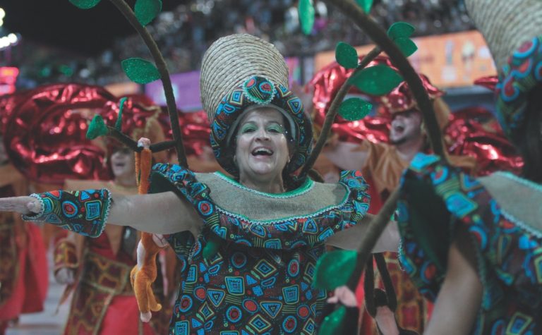 Cores e doces tomaram conta da avenida com a Unidos da Piedade