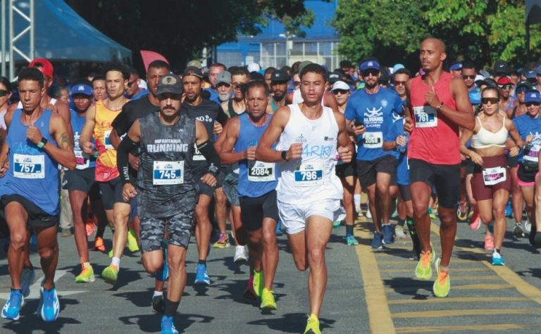 Corrida Alvianil alegra atletas em Vitória. Veja galeria de fotos