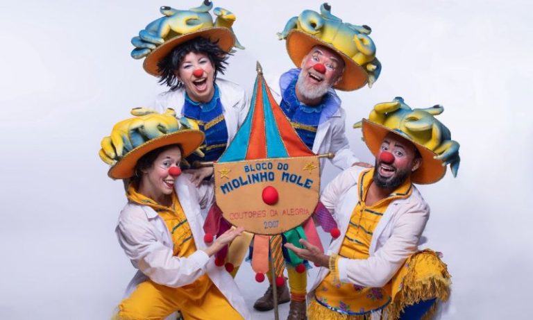 Doutores da Alegria leva La Ursa aos hospitais do Recife no clima de Carnaval