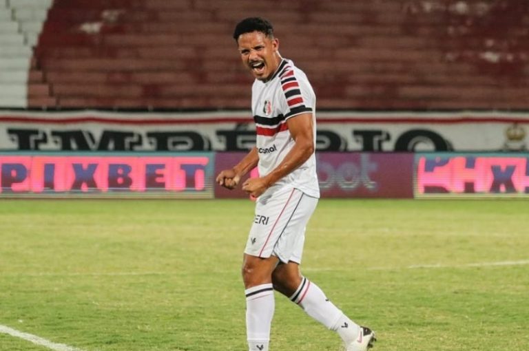 Ex-jogador do Santa Cruz sofre infarto fulminante e morre antes de jogo em SP
