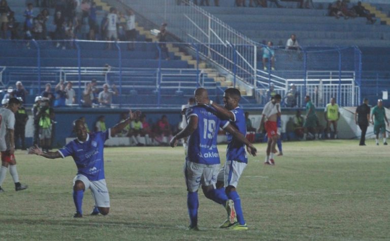“Foi de lavar a alma”, celebra Edinho após goleada do Vitória no Capixabão