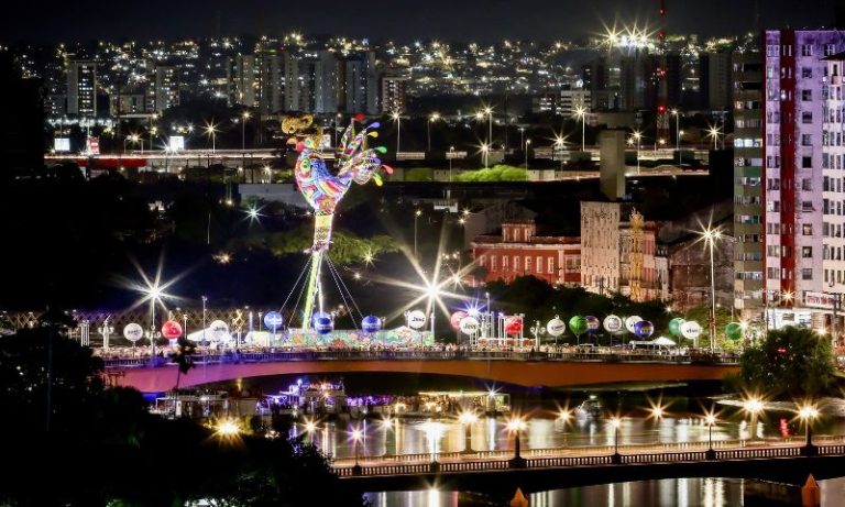 Folia nas ruas: como chegar ao Carnaval do Recife e Olinda sem perrengues