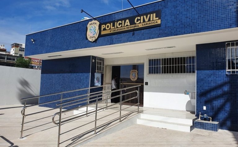 Homem é preso após tentar agredir policiais que negaram pedido de carona