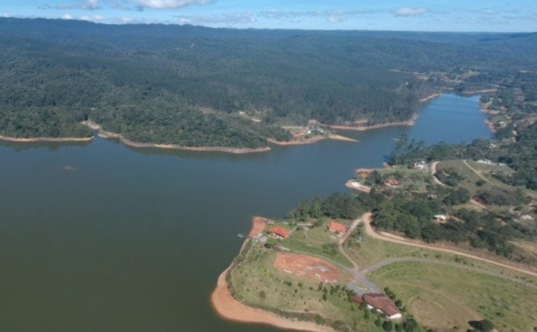 Homem morre após cair de deque em ponto turístico de Santa Catarina