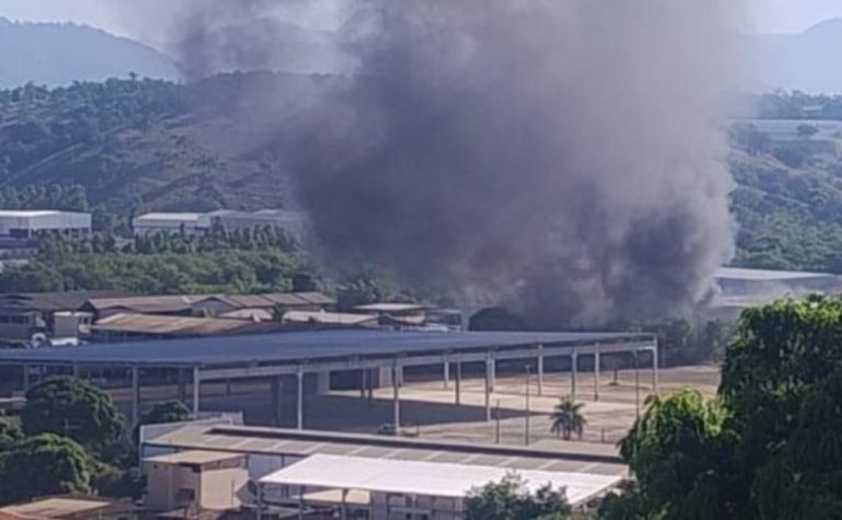 Incêndio atinge empresa de coleta de lixo no Sul do ES