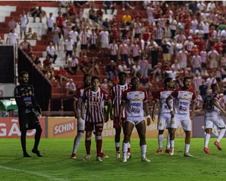 Náutico esbarra diante do Juazeirense e fica no 0x0 jogando em casa