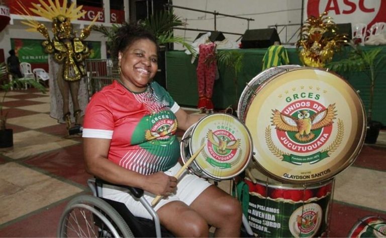 Histórias de amor e dedicação ao Carnaval