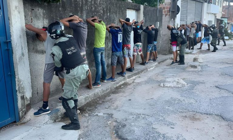 PM evita briga de galeras em Olinda: entenda o que motiva a formação desses grupos