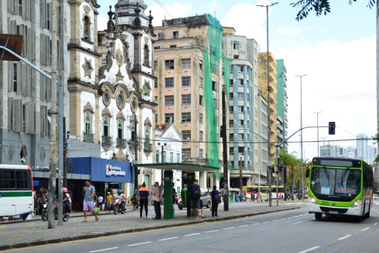 Paradas de ônibus desativadas temporariamente na Dantas Barreto para o Carnaval