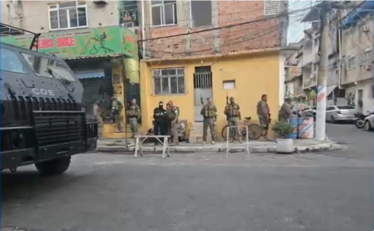 Polícia busca por traficantes capixabas em operação no Rio de Janeiro