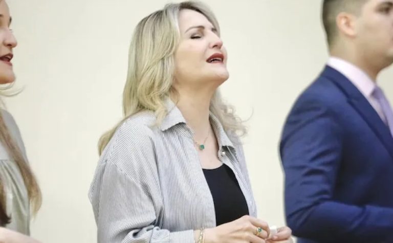 Quem foi a bispa Keila Ferreira, da Assembleia de Deus, que morreu aos 52 anos