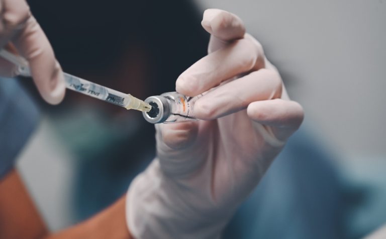 Idade para receber vacina da dengue não será ampliada no ES, diz secretaria
