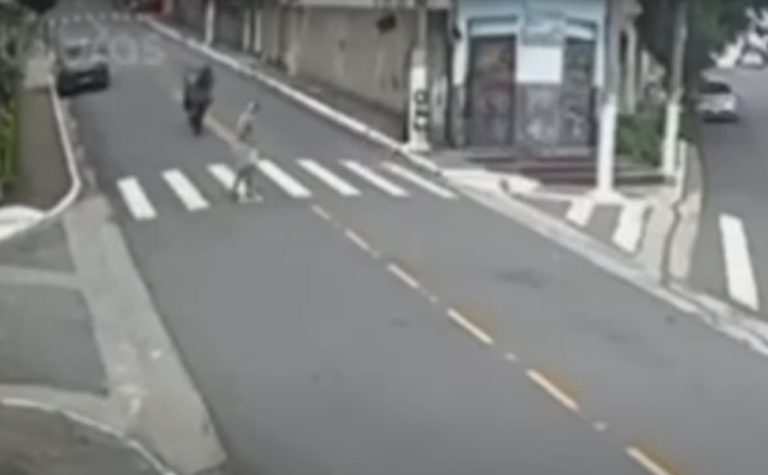 VÍDEO | Idoso de 88 anos é morto por homem que empinava moto em São Paulo