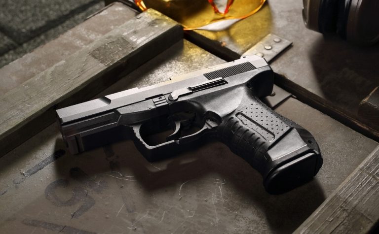 3 em cada 10 mulheres atacadas por armas de fogo tinham registro de agressão