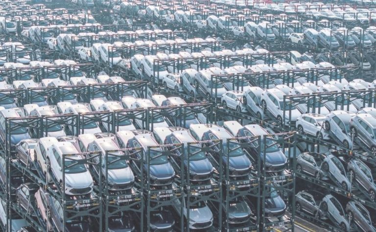 BYD supera Tesla e vira líder em carros elétricos