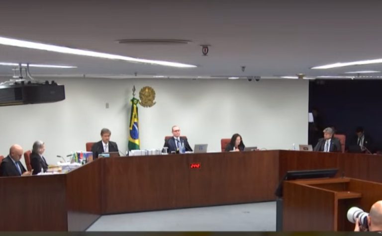Defesa diz ‘Bolsonaro ajudou transição de Forças’ e pede nulidade de delação de Cid