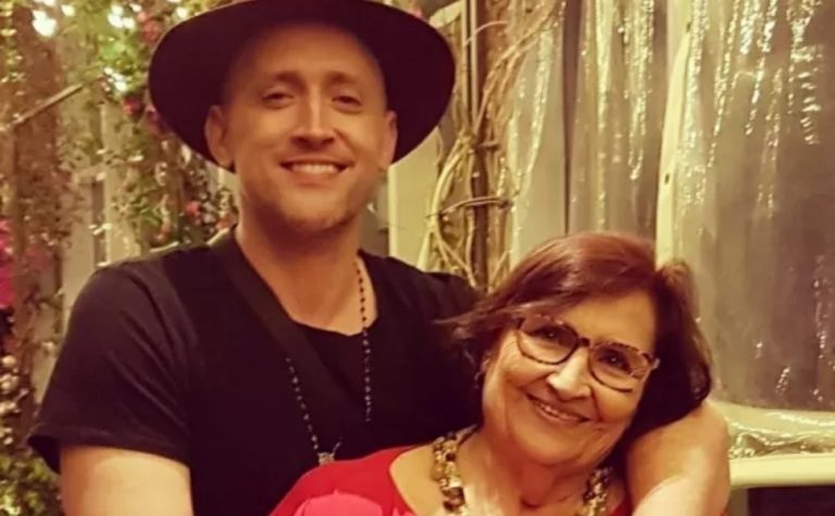 Dona Déa, mãe de Paulo Gustavo, fala sobre filho: ‘Ele dizia que ia morrer cedo’