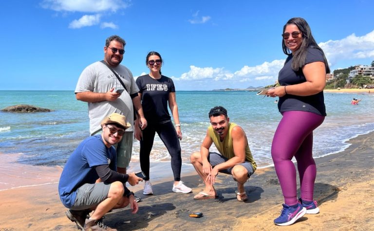 Estudo inédito analisa poder da areia em praia de Iriri