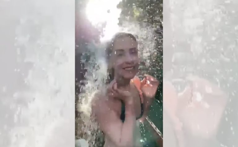 Fernanda Torres descansa em sítio da família região serrana do Rio