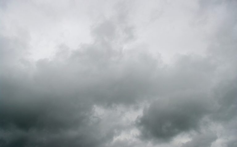 Frente fria começa a avançar pelo Brasil e deve conter onda de calor; veja quando