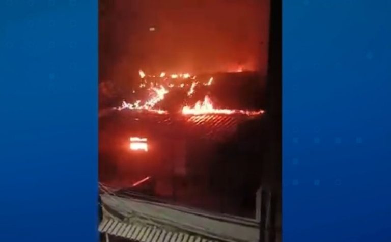 Idosa morre após incêndio em Cariacica