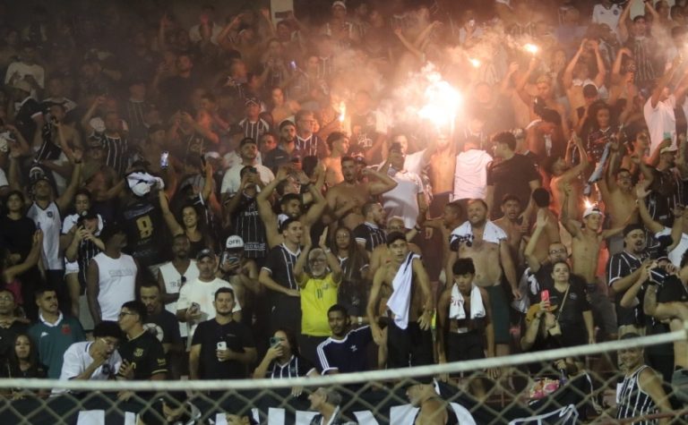 Jogadores do Rio Branco comemoram classificação para a segunda final consecutiva