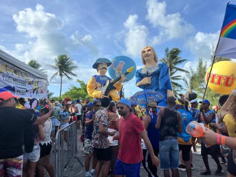 Mungunzá de Zuza Miranda & Thaís fez a festa logo cedo no Alto da Sé, em Olinda