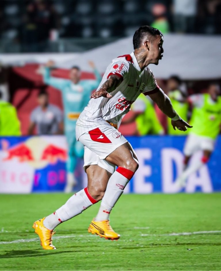 Náutico vence o Vitória e avança na Copa do Brasil
