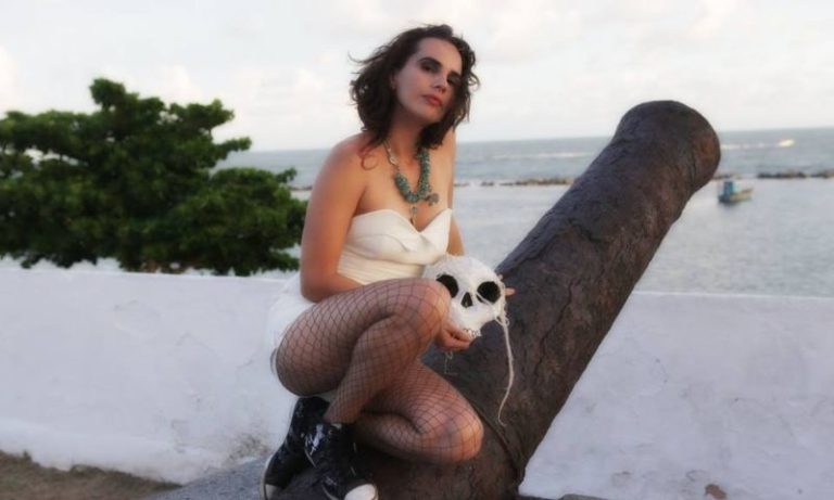 Novo centro cultural, Casa da Alzira abre com poesia erótica feminina e feminista