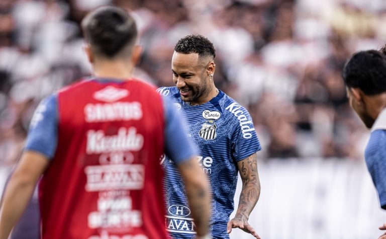 Presidente do Santos diz que Neymar chorou no vestiário antes da semi-final