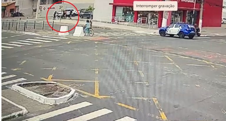 VÍDEO | Homem é cercado e detido com moto clonada em Vitória