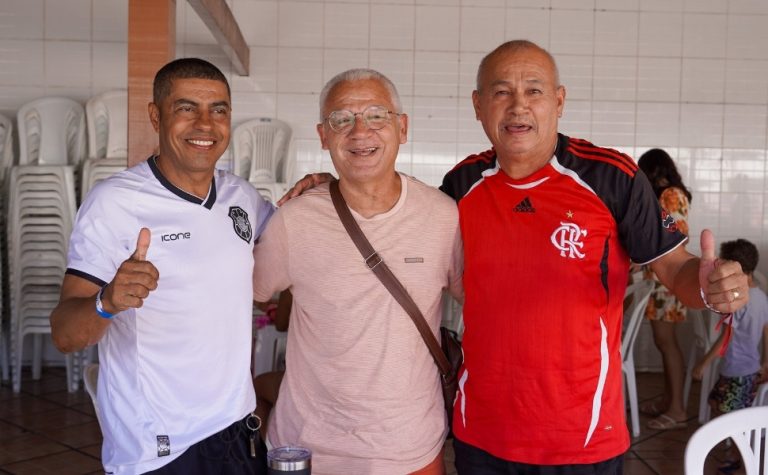 Aspra: veteranos da PM entram em campo e festejam data no ES