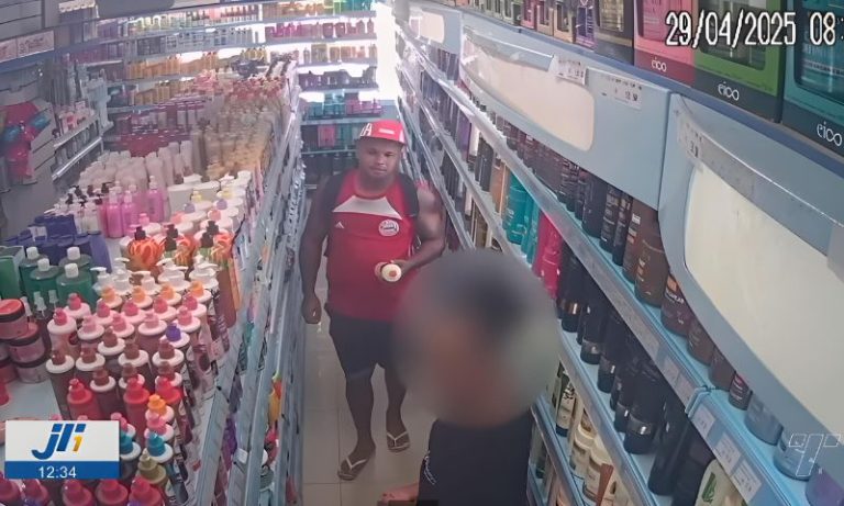 Assalto em Olinda: veja o que o criminoso fez em 3 minutos antes de fugir