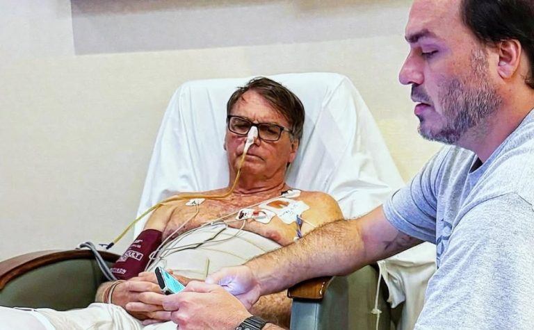 Bolsonaro segue estável na UTI e em jejum oral