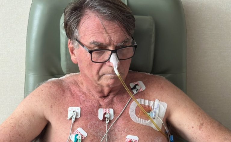 Bolsonaro tem boa evolução, mas continua sem previsão de alta da UTI, diz hospital