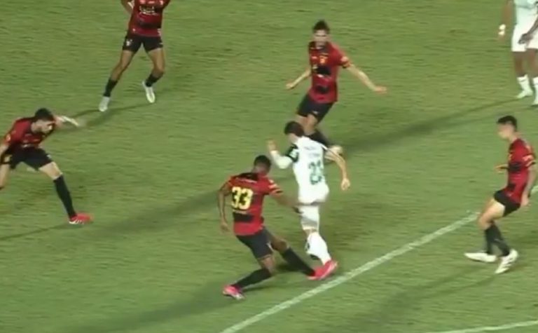 CBF divulga áudio do VAR em pênalti polêmico para o Palmeiras; ouça