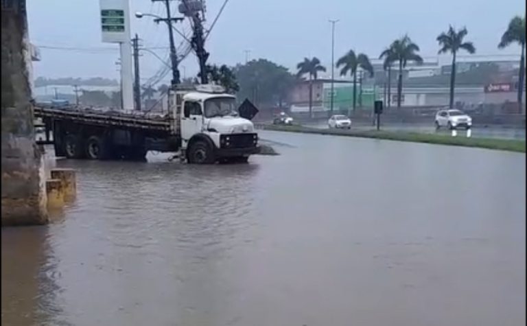 Cariacica, Serra e Viana registram grandes volumes de chuva nesta quinta-feira