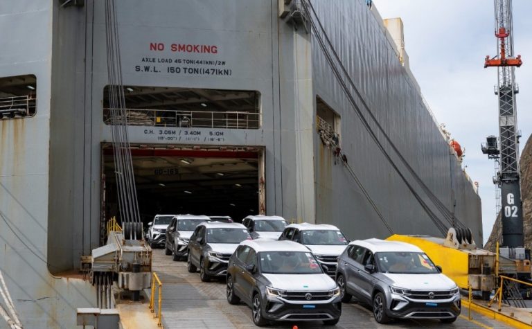 Carros da Argentina chegam ao Espírito Santo pelo Porto de Vitória